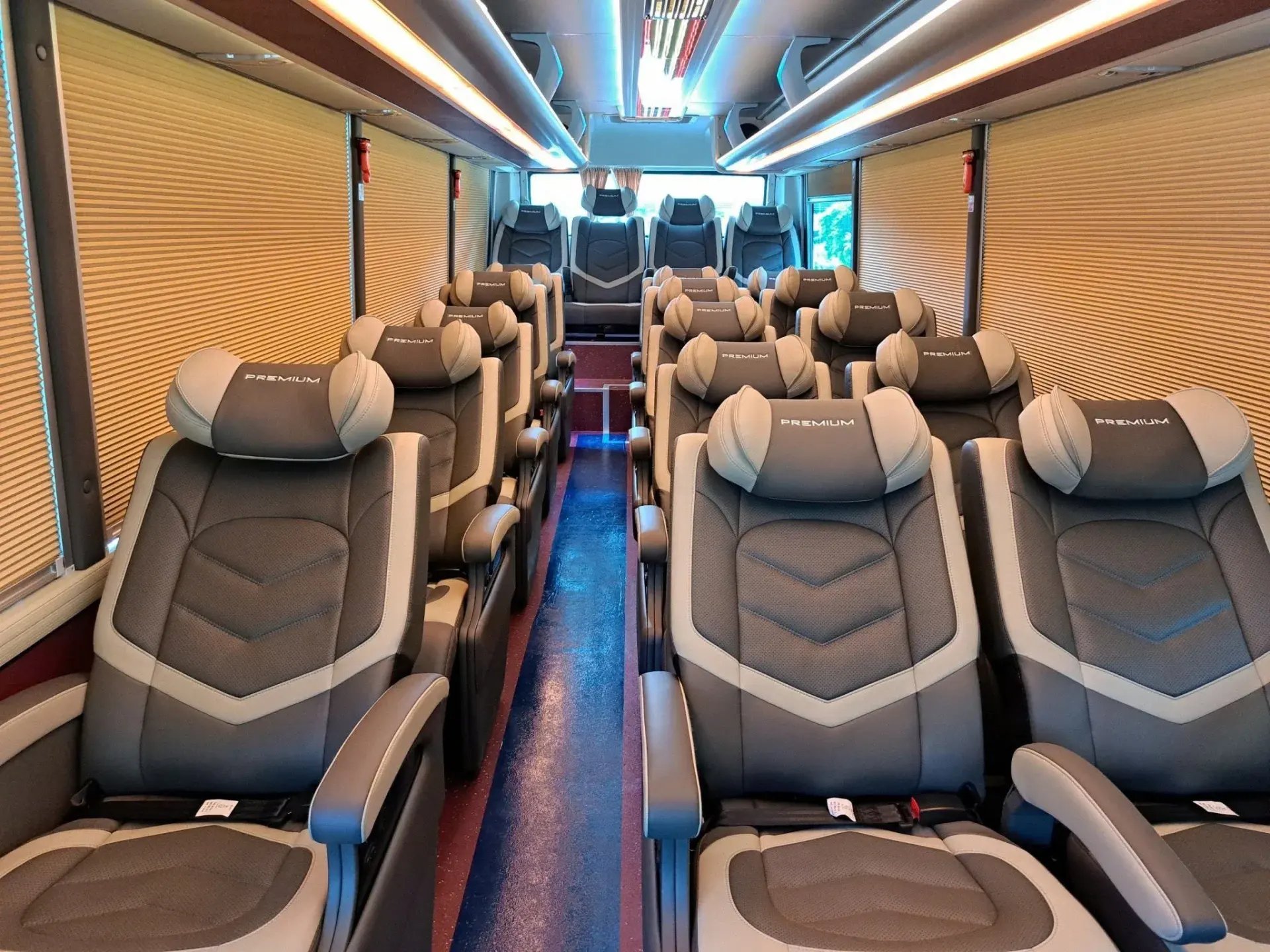 Limousine Bus
